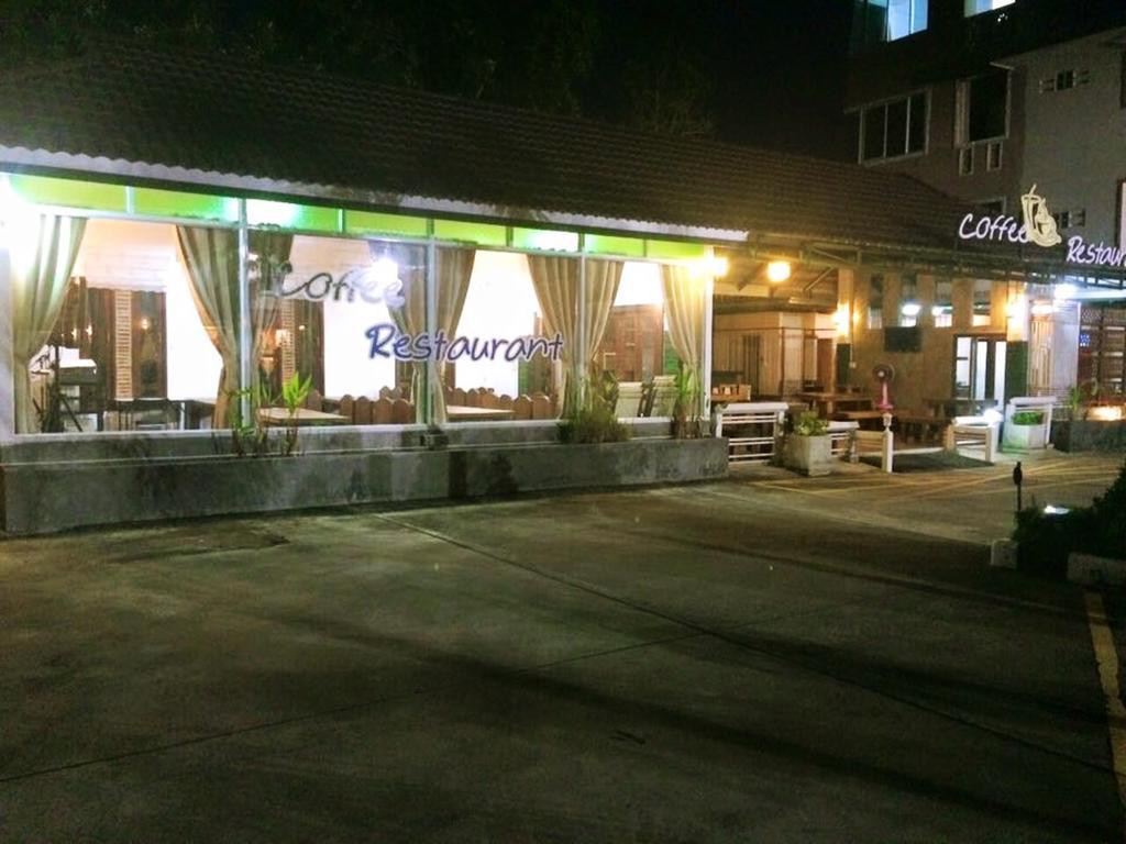 Chumphon Travelodge Exteriör bild