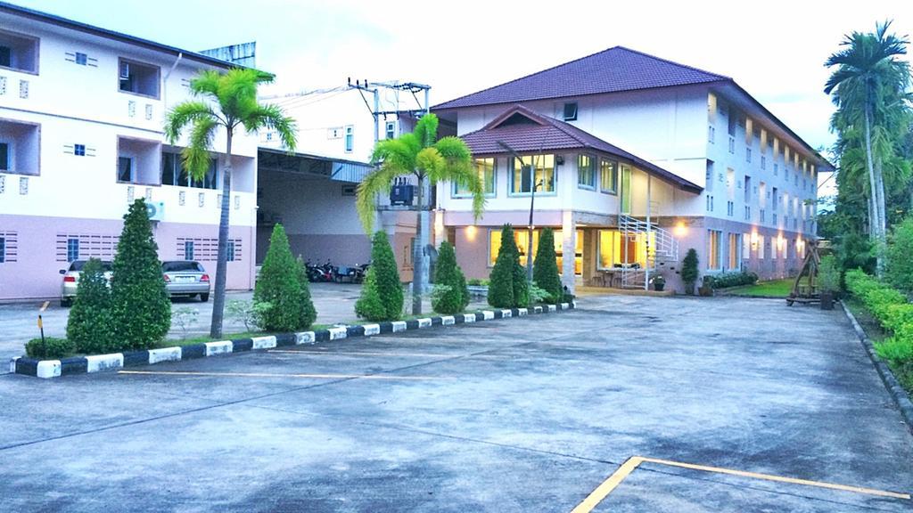 Chumphon Travelodge Exteriör bild