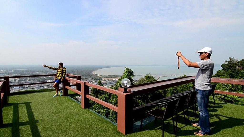 Chumphon Travelodge Exteriör bild
