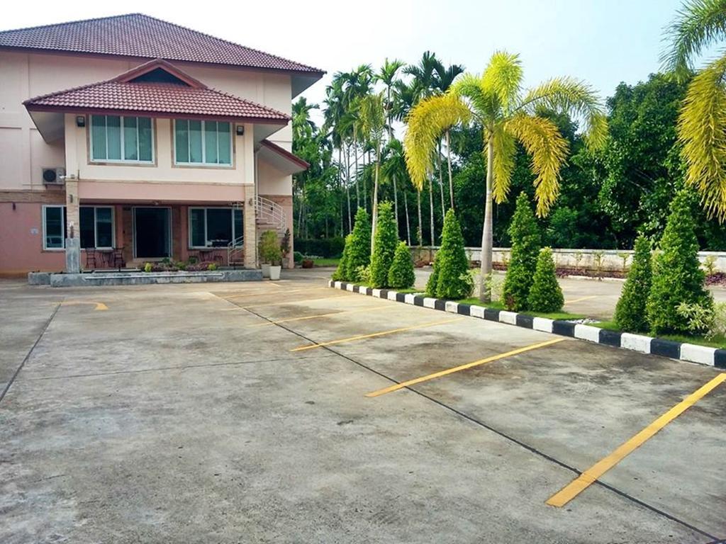 Chumphon Travelodge Exteriör bild
