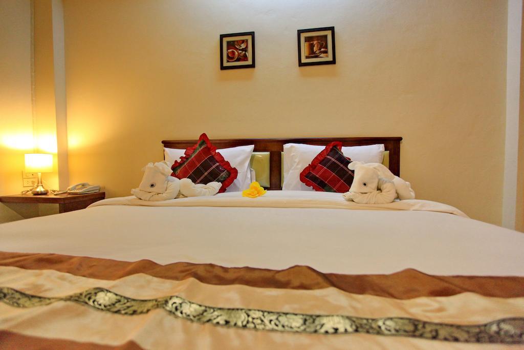 Chumphon Travelodge Exteriör bild