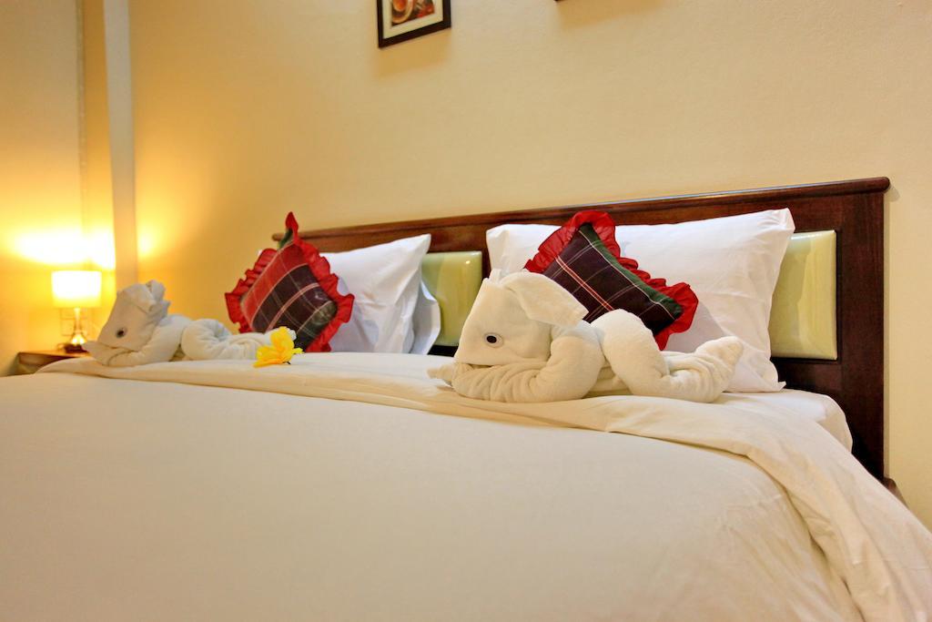 Chumphon Travelodge Exteriör bild