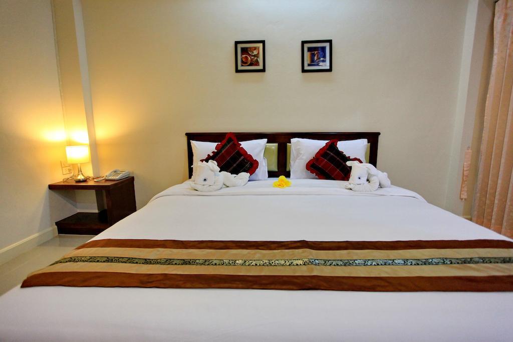 Chumphon Travelodge Exteriör bild