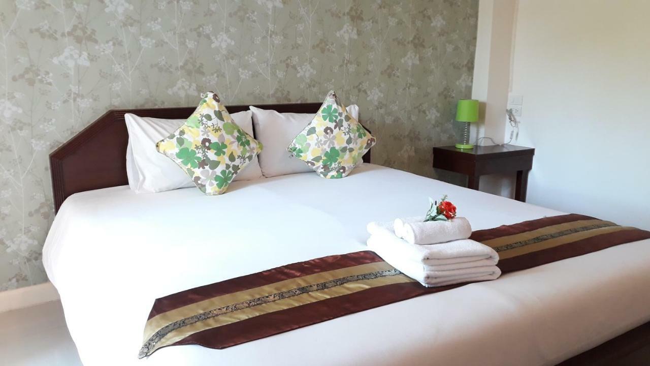 Chumphon Travelodge Exteriör bild